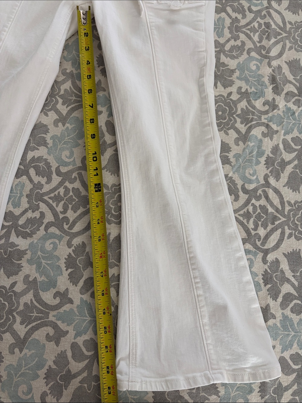 Frame Denim White Flare Leg Jeans - Picture 3 of 6